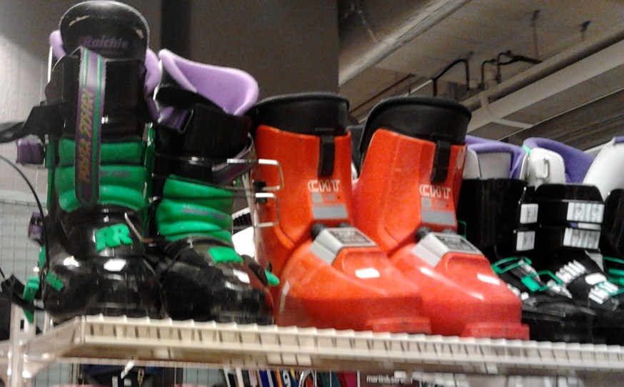 En frälsningssoldat, kängor och kälkar i Slottsskogen