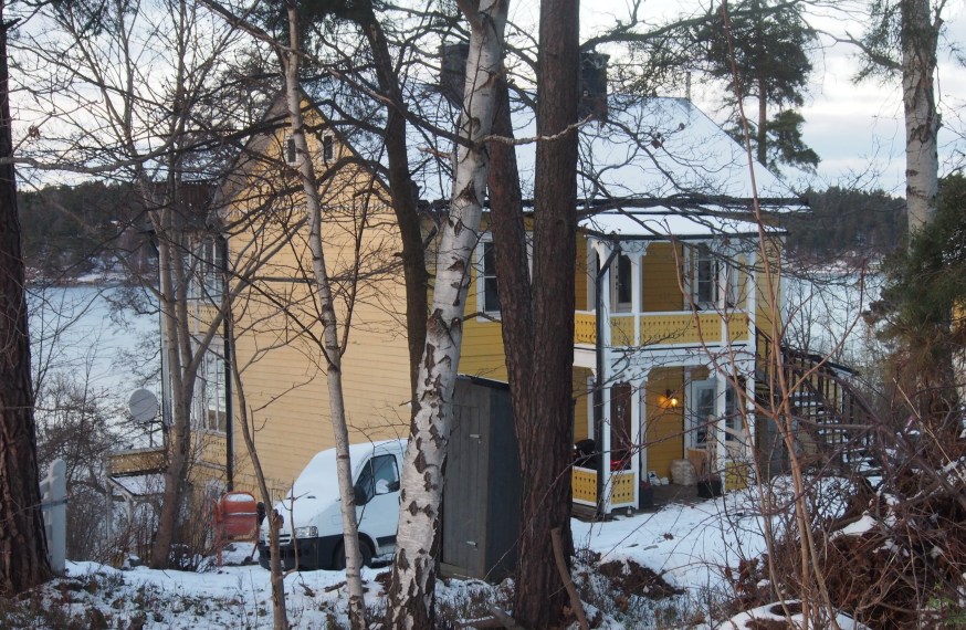 Fromhetens gula hus i Mälarhöjden